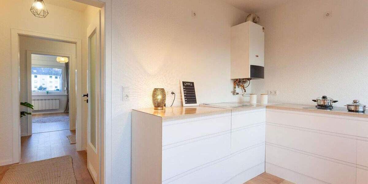 Wunderschöne, frisch renovierte 3-Zimmer-Eigentumswohnung mit Balkon 3 zimmer