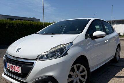 Peugeot 208 130.400 km 4.900 &euro; Wuppertal 42329