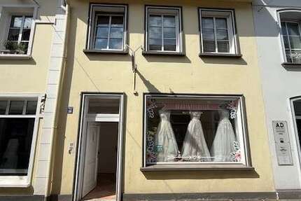 Einzelhandel in Moers 900 € 102 m²