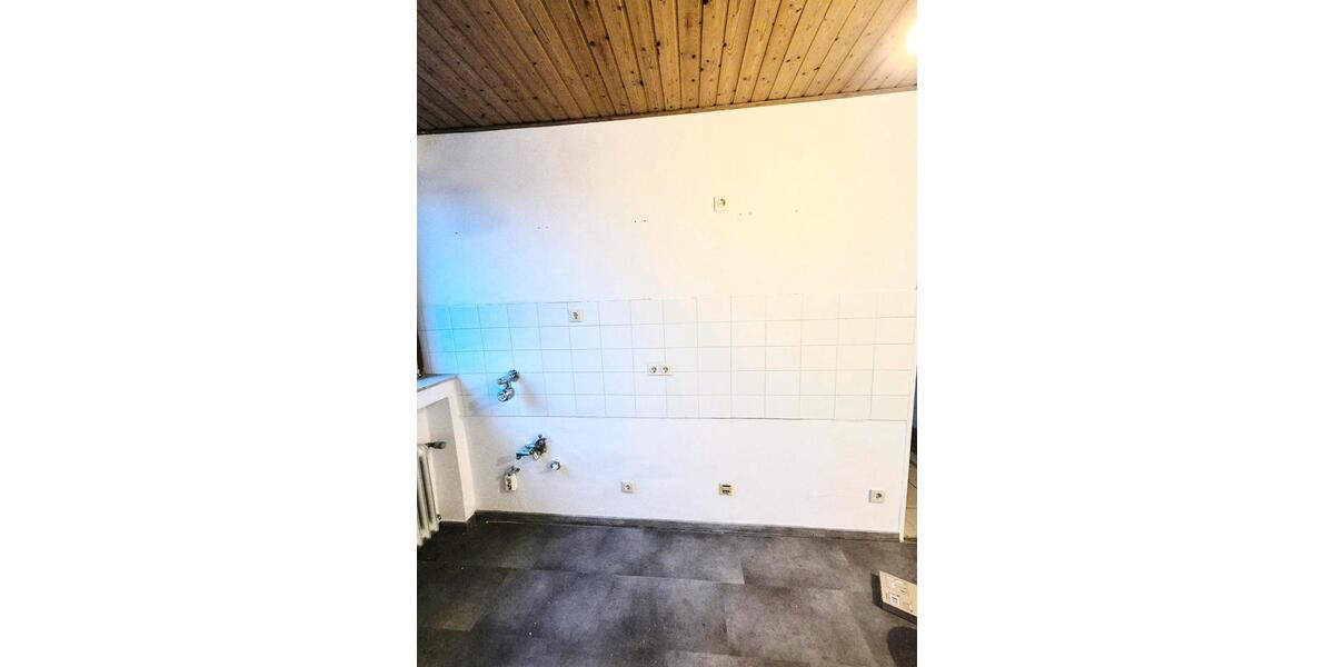 Dachgeschoßwohnung Dinslaken Hiesfeld - 2.5 Zimmer, 73 m&sup2;, 600&euro; | Angebot:26396476