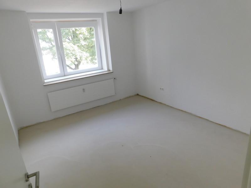 Wohnung im frisch modernisiertem Haus frei! Ideal als kleine Familie! zimmer