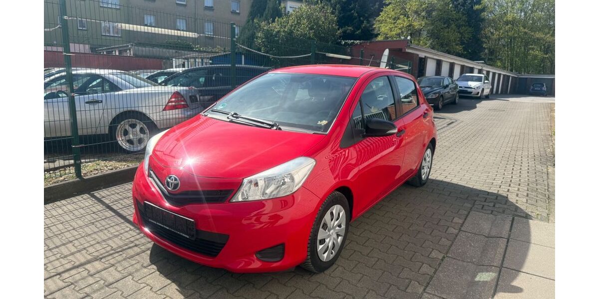 Toyota Yaris 126.000 km 5.100 &euro; Essen 45143