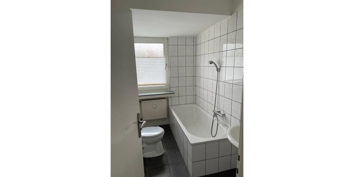 Etagenwohnung Duisburg Essenberg - 2 Zimmer, 65 m&sup2;, 380&euro; | Angebot:25809449