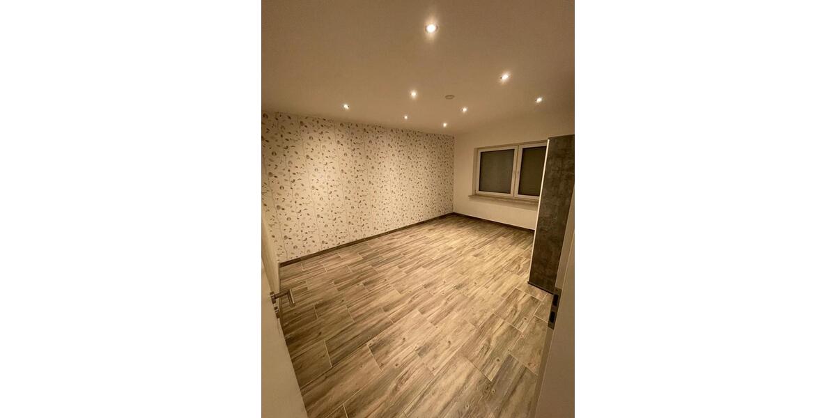Erdgeschoßwohnung Essen Stadtbezirk V - 3.5 Zimmer, 80 m&sup2;, 1.150&euro; | Angebot:26418885