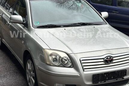 Toyota Avensis 146.000 km 3.990 &euro; Essen 45145