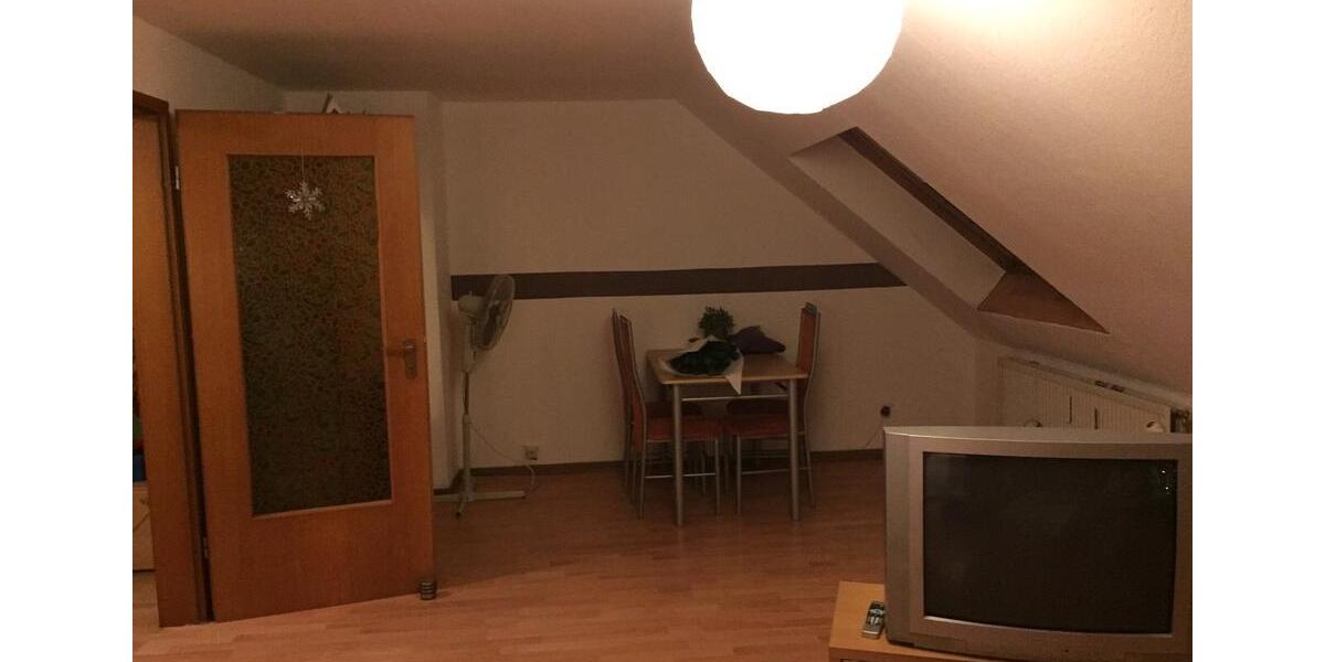 Dachgeschoßwohnung Duisburg Mittelmeiderich - 2 Zimmer, 60 m&sup2;, 450&euro; | Angebot:26413913