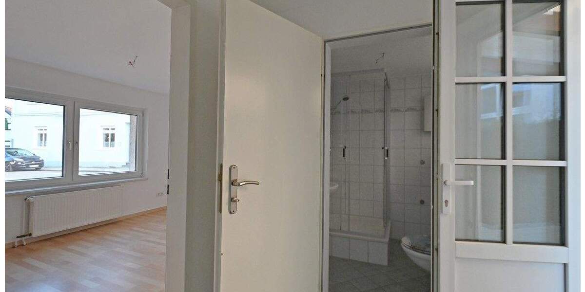 Mitten im Dorf! 4-R.-ETW mit Terrasse, Gärtchen & Stellplätzen in Heisingen 4 zimmer