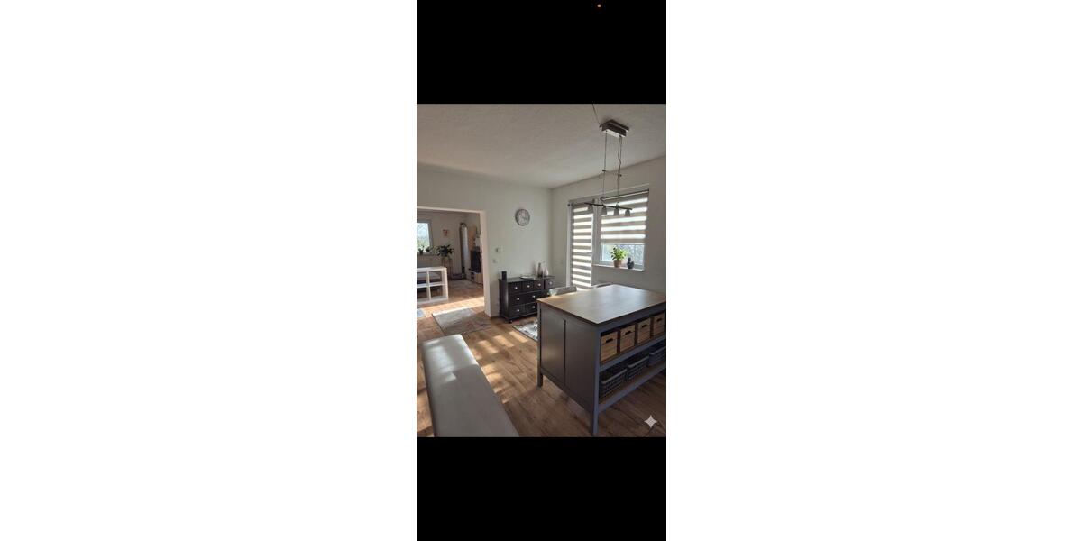 Etagenwohnung Velbert Pöthen - 4 Zimmer, 120 m&sup2;, 1.150&euro; | Angebot:26408186