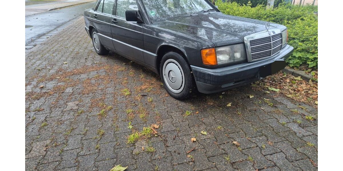 Mercedes-Benz 190 242.300 km 1.950 &euro; Essen 45899