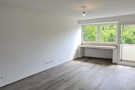 Sehr schöne renoverte 3 Zimmer Wohnung mit Balkon in Oberhausen zu vermieten 3 zimmer