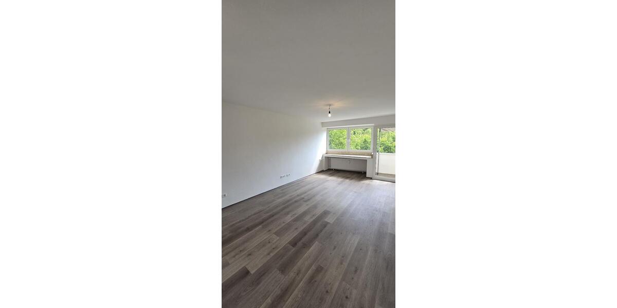 Sehr schöne renoverte 3 Zimmer Wohnung mit Balkon in Oberhausen zu vermieten 3 zimmer