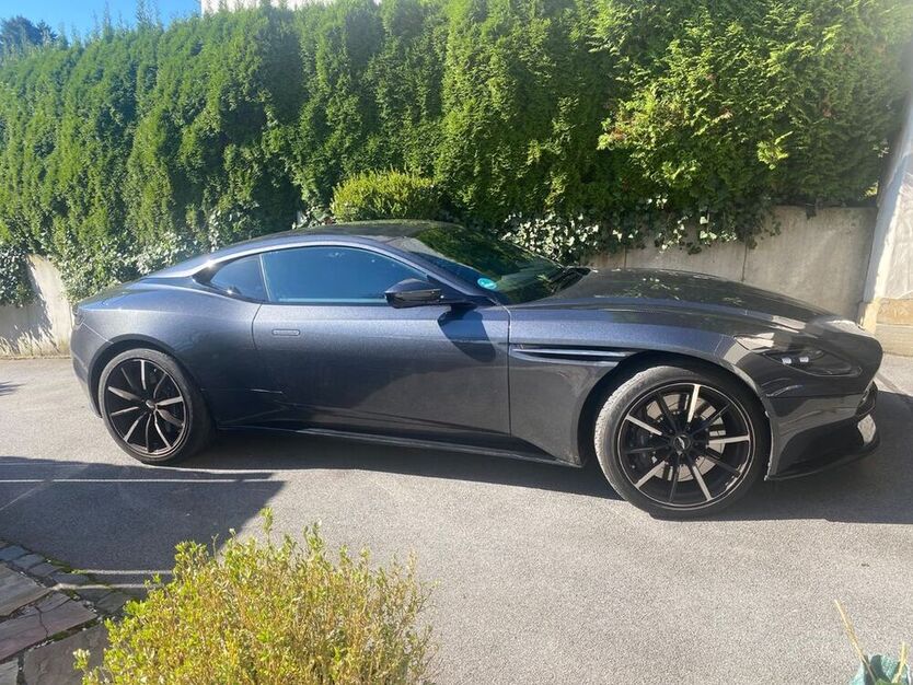 DB11