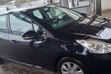 Peugeot 208 110.000 km 4.000 &euro; Essen 45307
