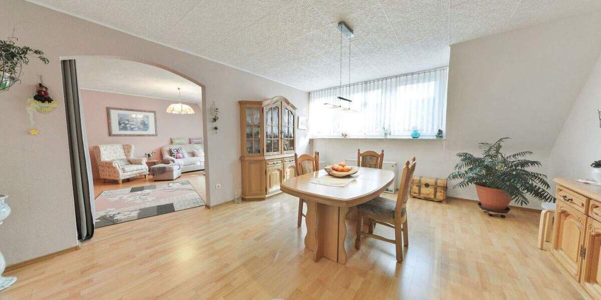 Etagenwohnung Essen Burgaltendorf - 4 Zimmer, 83 m&sup2;, 175.000&euro; | Angebot:24859568