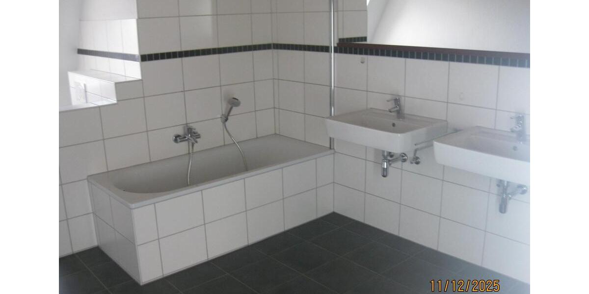 4-Zimmerwohnung, 3.OG, Wuppertal Heckinghausen, provisionsfrei. 4 zimmer