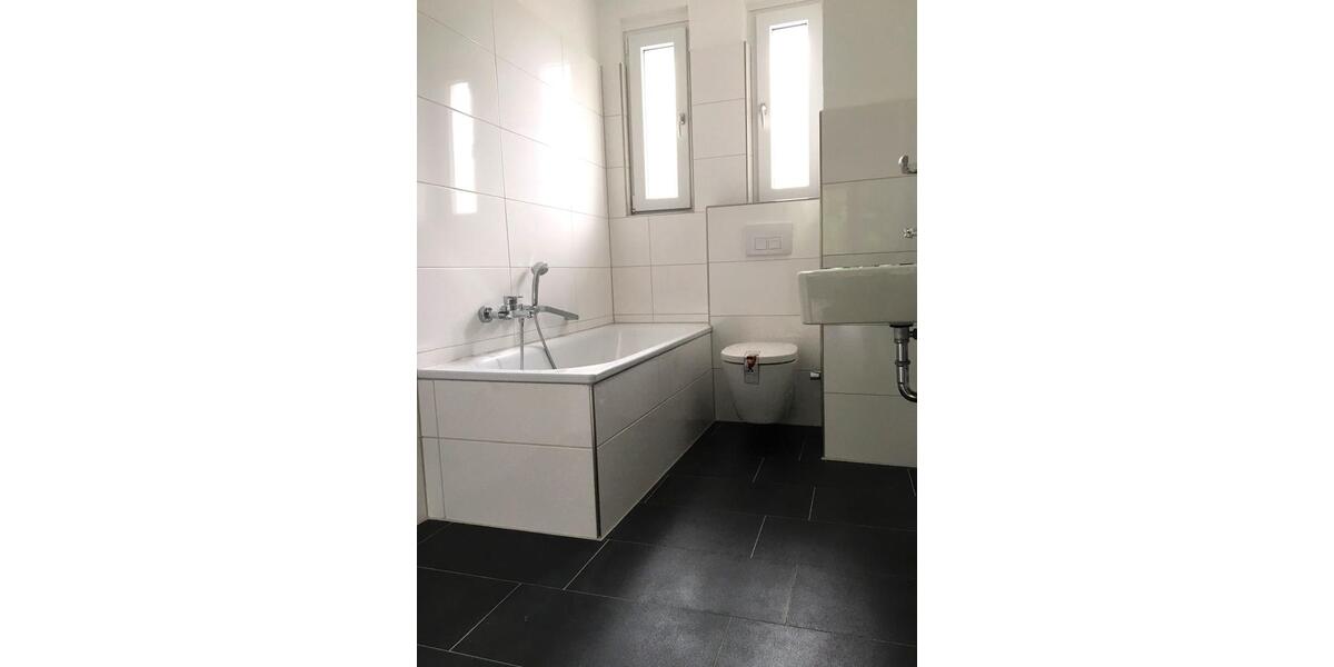 *** Altbau-Liebhaber aufgepasst! 2 Zimmerwohnung + Wohnküche + Mansarde! *** 3 zimmer