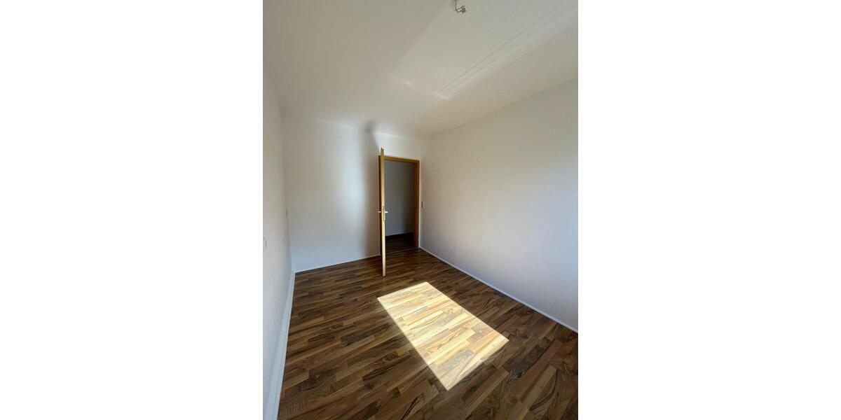 Dachgeschoßwohnung Bochum Höntrop - 4.5 Zimmer, 135 m&sup2;, 945&euro; | Angebot:26386976