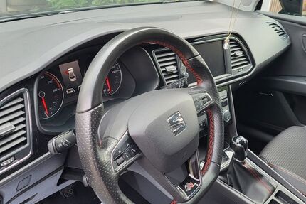 Seat Leon 74.008 km 14.200 € Dortmund 44269