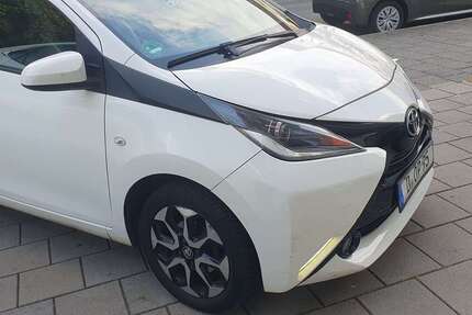 Toyota Aygo 145.764 km 6.300 € Düsseldorf 40627