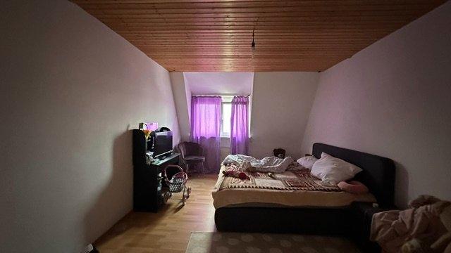 Dachgeschoßwohnung Duisburg Duisburg-Mitte - 5 Zimmer, 140 m&sup2;, 1.500&euro; | Angebot:26421993