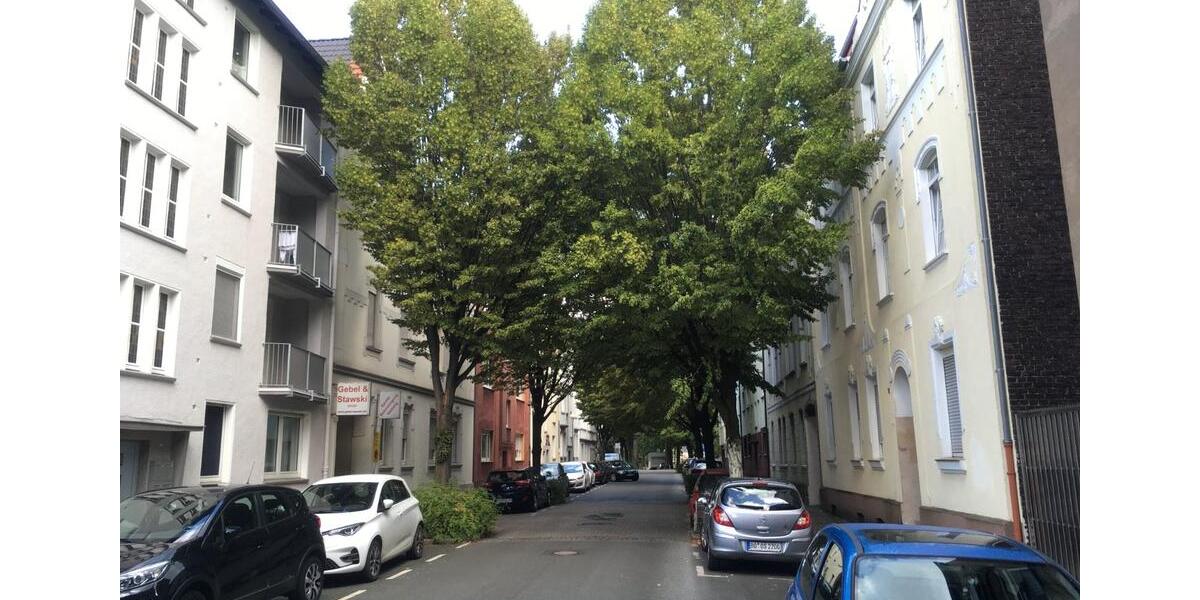 sanierte Dachgeschosswohnung-Besichtigung am 10.12.2025 16:30 Uhr 4 zimmer