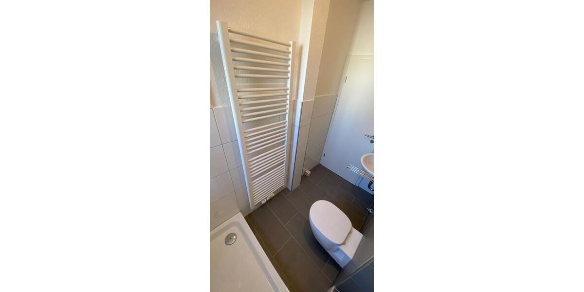 *** Riskieren Sie einen Blick! Charmante Altbauwohnung mit Duschbad! *** 3 zimmer