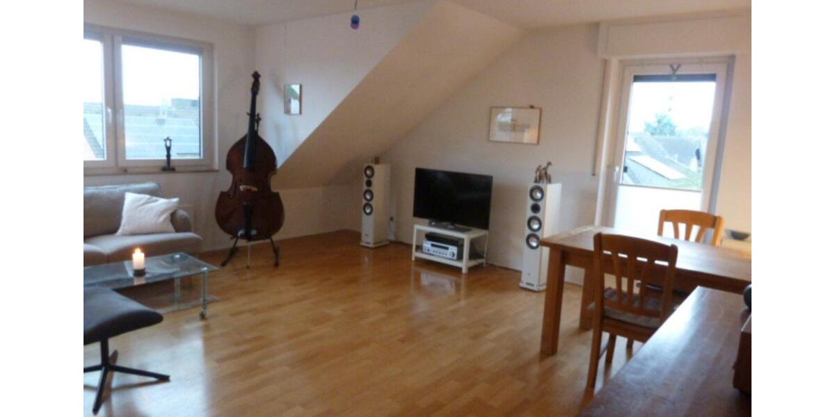 Schöne, helle und ruhige Dachgeschosswohnung in Duisburg Baerl 3 zimmer