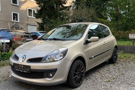 Renault Clio 84.200 km 2.799 € Remscheid 42853