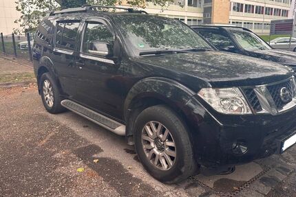 Nissan Pathfinder 250.000 km 9.200 &euro; Essen 45356