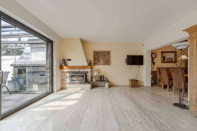 Wohlfühloase mit Sauna, Wintergarten und Kaminofen! Ruhe pur auf allen Etagen