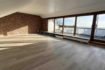 Helle Dachgeschosswohnung im Herzen von Stiepel 4 zimmer