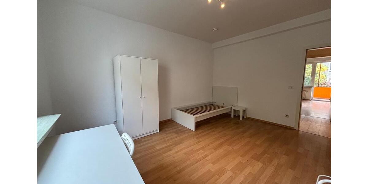 Etagenwohnung Essen Stadtbezirk III - 1 Zimmer, 20 m&sup2;, 415&euro; | Angebot:26447957
