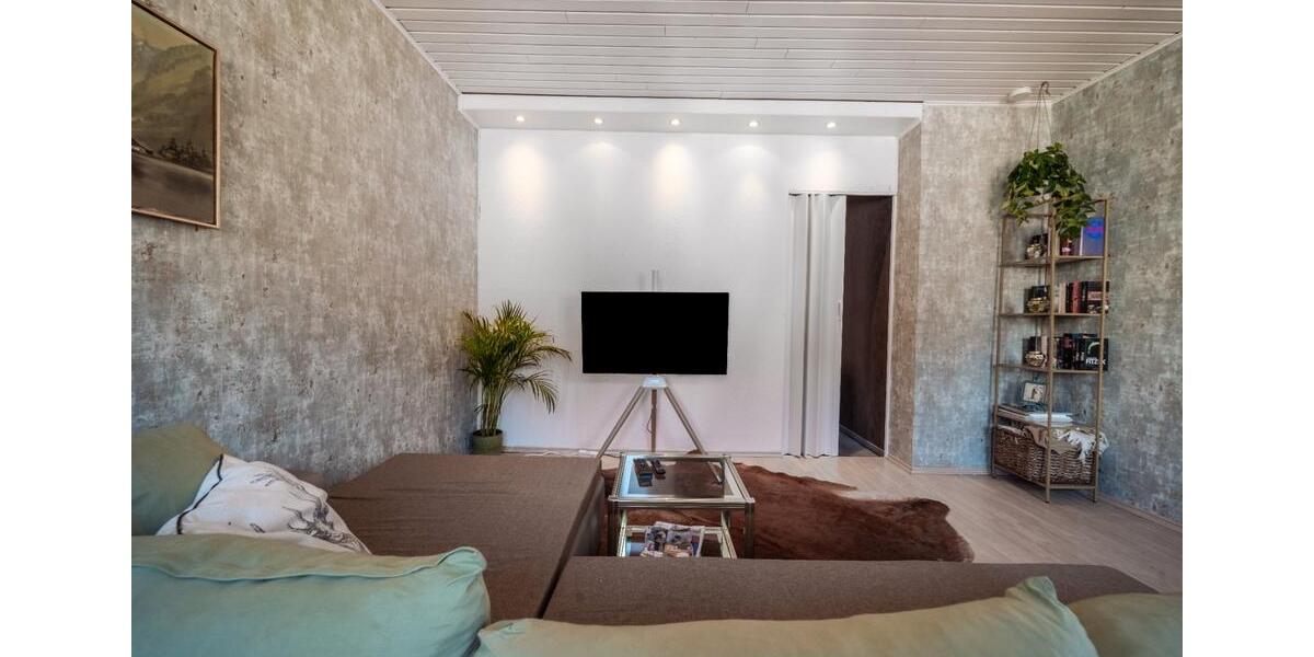 Dachgeschoßwohnung Essen Stadtbezirk VIII - 2 Zimmer, 65 m&sup2;, 1.100&euro; | Angebot:26149272