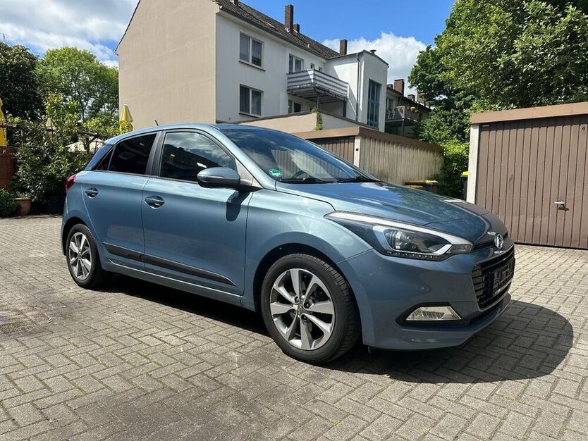i20