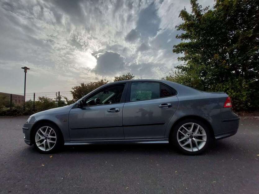 Saab 9-3 236.000 km 5.500 € Düsseldorf 40474