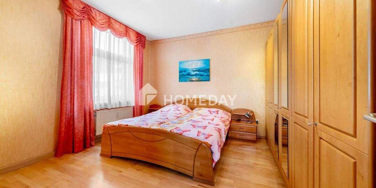 Geräumige DHH mit ca. 140 m² Gesamtfläche (davon 96 m² Wohnfläche) und liebevoll angelegtem Garten 4 zimmer