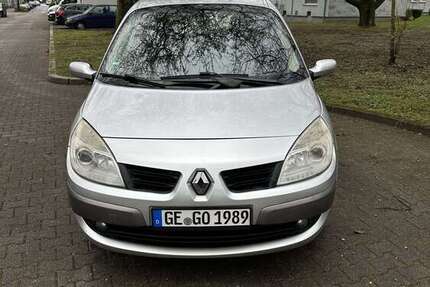 Renault Scenic 223.543 km 2.000 &euro; Gelsenkirchen, Stadt 45888