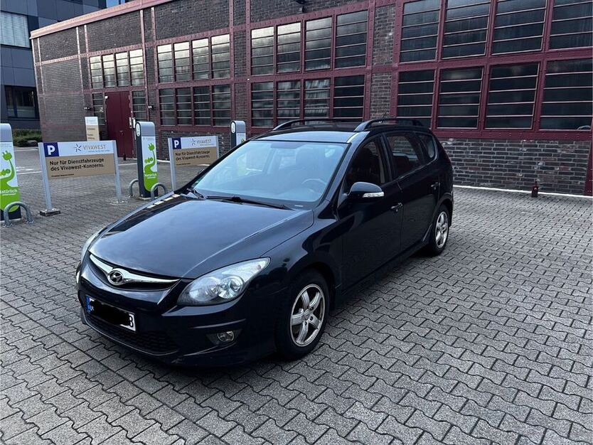i30