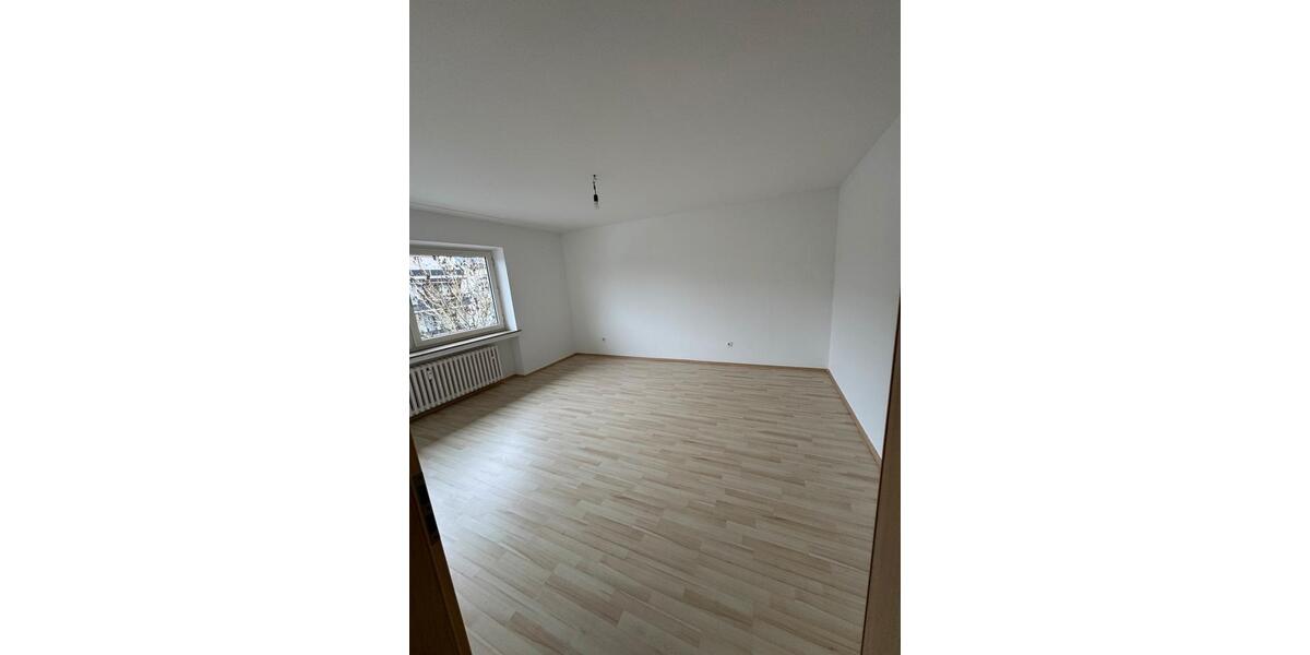 Etagenwohnung Moers Rheinkamp - 4 Zimmer, 95 m&sup2;, 890&euro; | Angebot:25616652