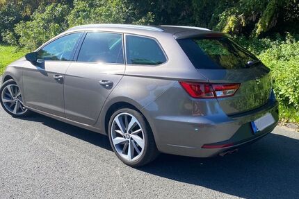 Seat Leon 49.989 km 14.500 &euro; Bottrop 46240