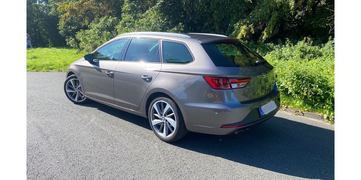 Seat Leon 49.989 km 14.500 &euro; Bottrop 46240