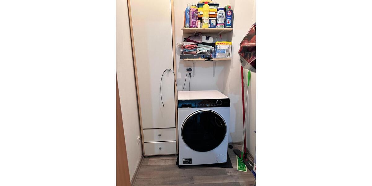 Helle Dachgeschosswohnung: 3 Zimmer plus Wohnküche, modernes Bad 3 zimmer