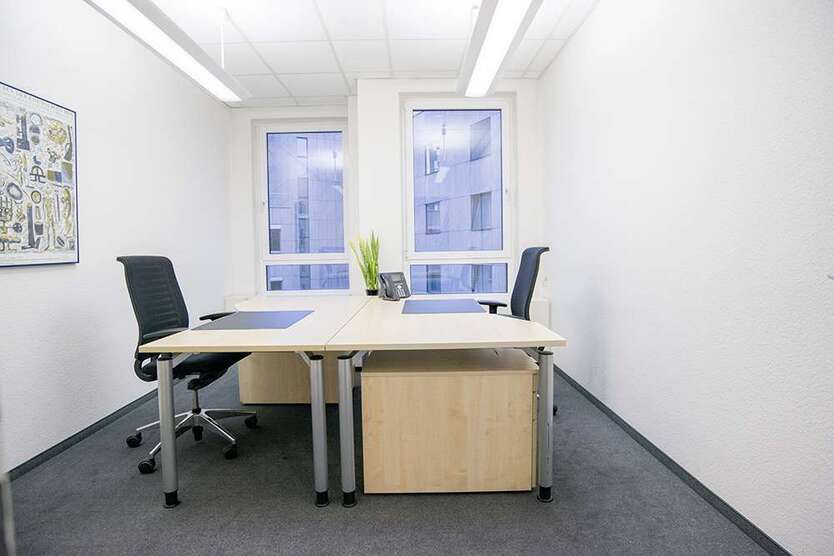 Büro in Düsseldorf 899 € 18 m²