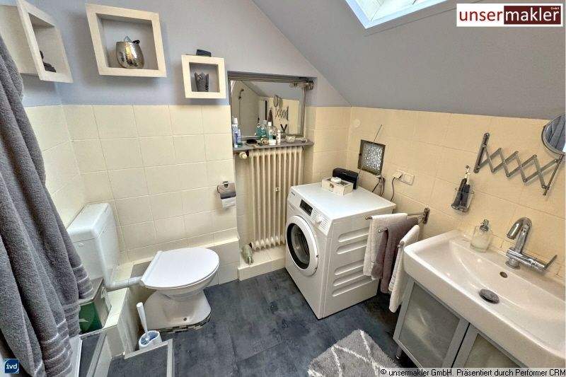 DHH mit Anbaupotenzial und neuer Wärmepumpe 3 zimmer