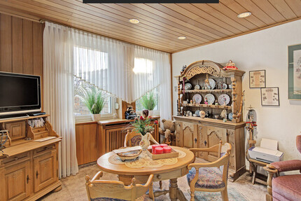 Aufgepasst! Entwicklungsfähiges Zinshaus mit angrenzendem Bau-Gewerbegrundstück 17 zimmer