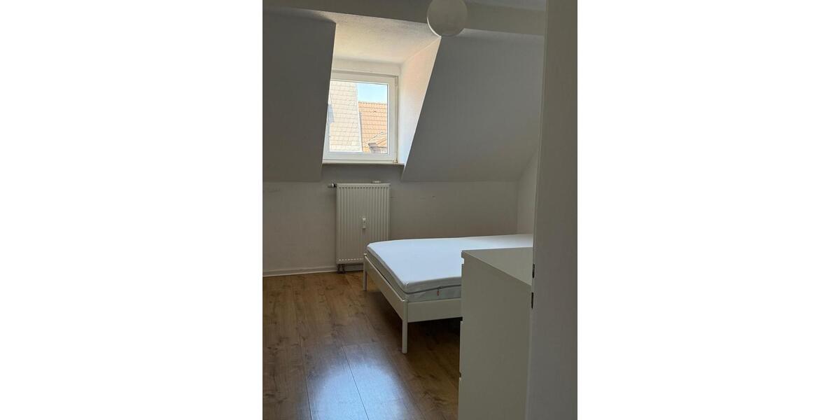 Dachgeschoss Wohnung DU Hochfeld höhe Bethesda Krankenhaus 4 zimmer