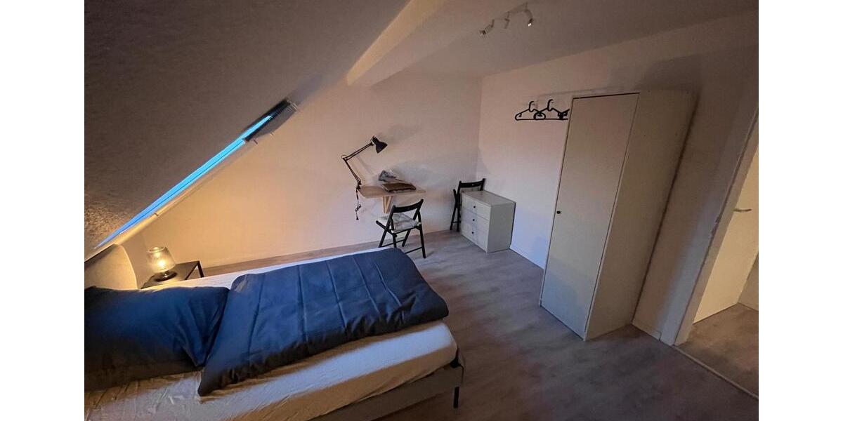 Möblierte Wohnung im 5-Parteienhaus mit Gemeinschaftsterrasse 1 zimmer