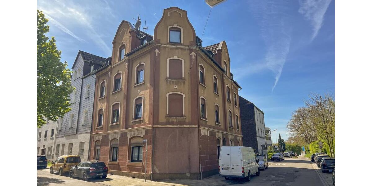 Komplett sanierte DG-Wohnung im Altbau (mit moderner Einbauküche) 3 zimmer