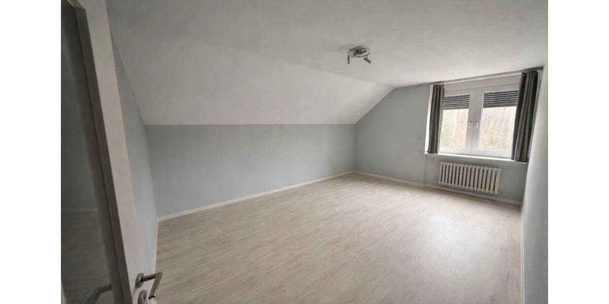 Dachgeschoßwohnung Moers Rheinkamp - 2 Zimmer, 48 m&sup2;, 570&euro; | Angebot:25791141