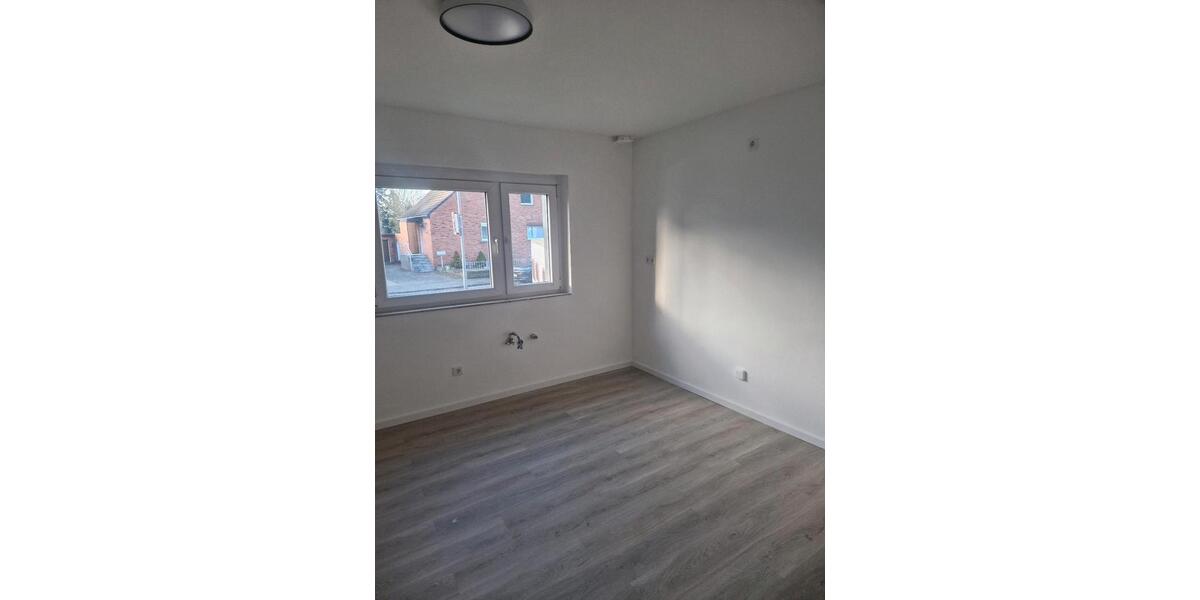 Erdgeschoßwohnung Ratingen Tiefenbroich - 2 Zimmer, 76 m&sup2;, 1.200&euro; | Angebot:25309649